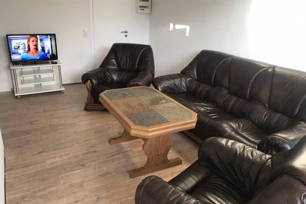 Apartment Gaestewohnung Gesamte Unterkunft- Tv- Internet *